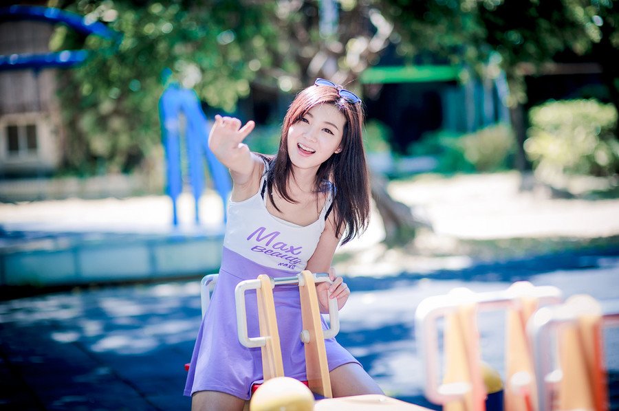 “为何不可？”刘璝抬起头，目光变得有些通红，便是张任，在对上刘璝那双眸子的时候，也不禁一窒，这个老实人发怒了，那种野兽般的眸子，让张任都有种不敢直视的感觉。